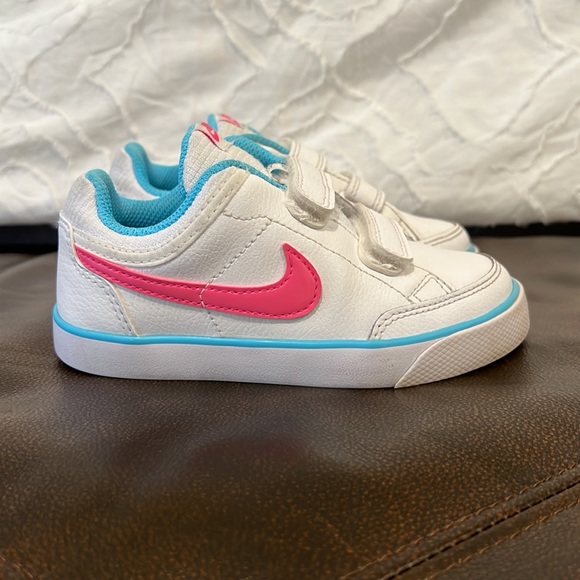 Nike Sneakers - Picture 3 of 11